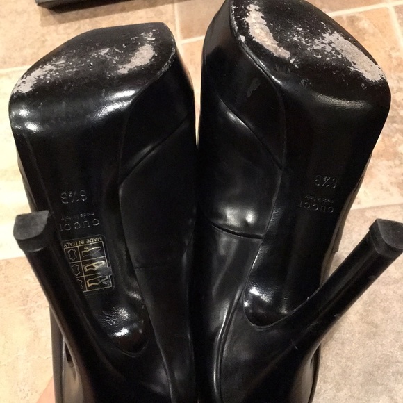 Gucci Black Leather with Gold Hardware Heels - Picture 4 of 8